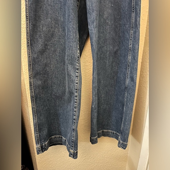 GAP High Rise Wide Leg Crop Jeans - Picture 3 of 11